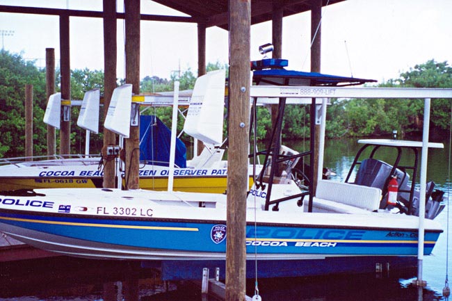 government_boat_lift_2