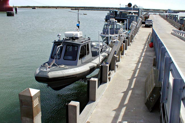 government_boat_lift_4